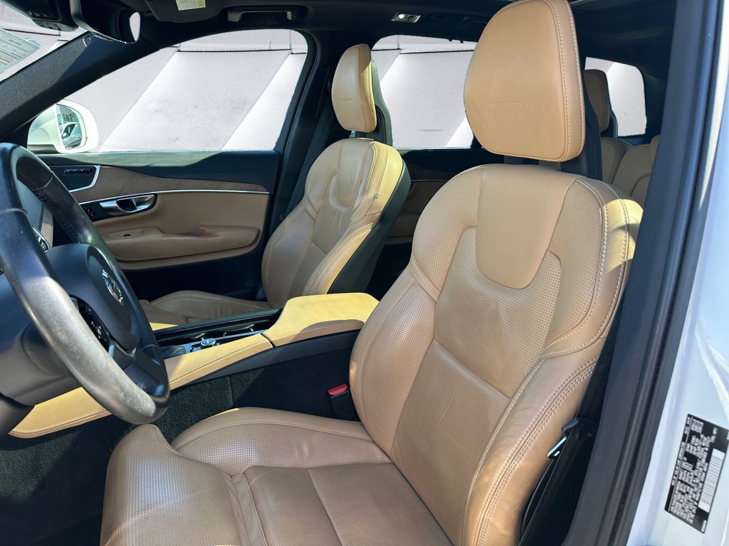 2017 Volvo XC90 T6 Inscription photo 8