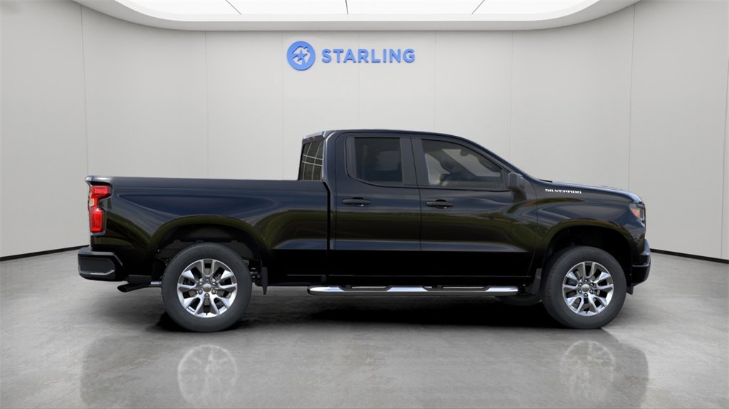 2026 Chevrolet Silverado Custom photo 3