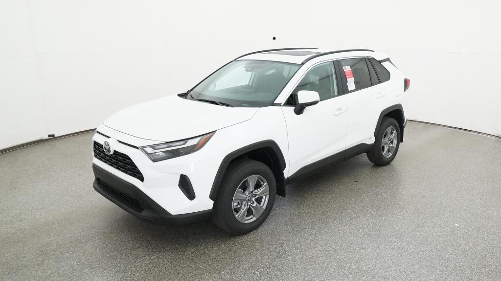 2025 Toyota RAV4 XLE's photo