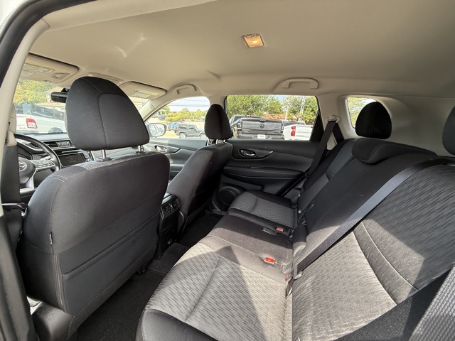 2020 Nissan Rogue SV photo 20