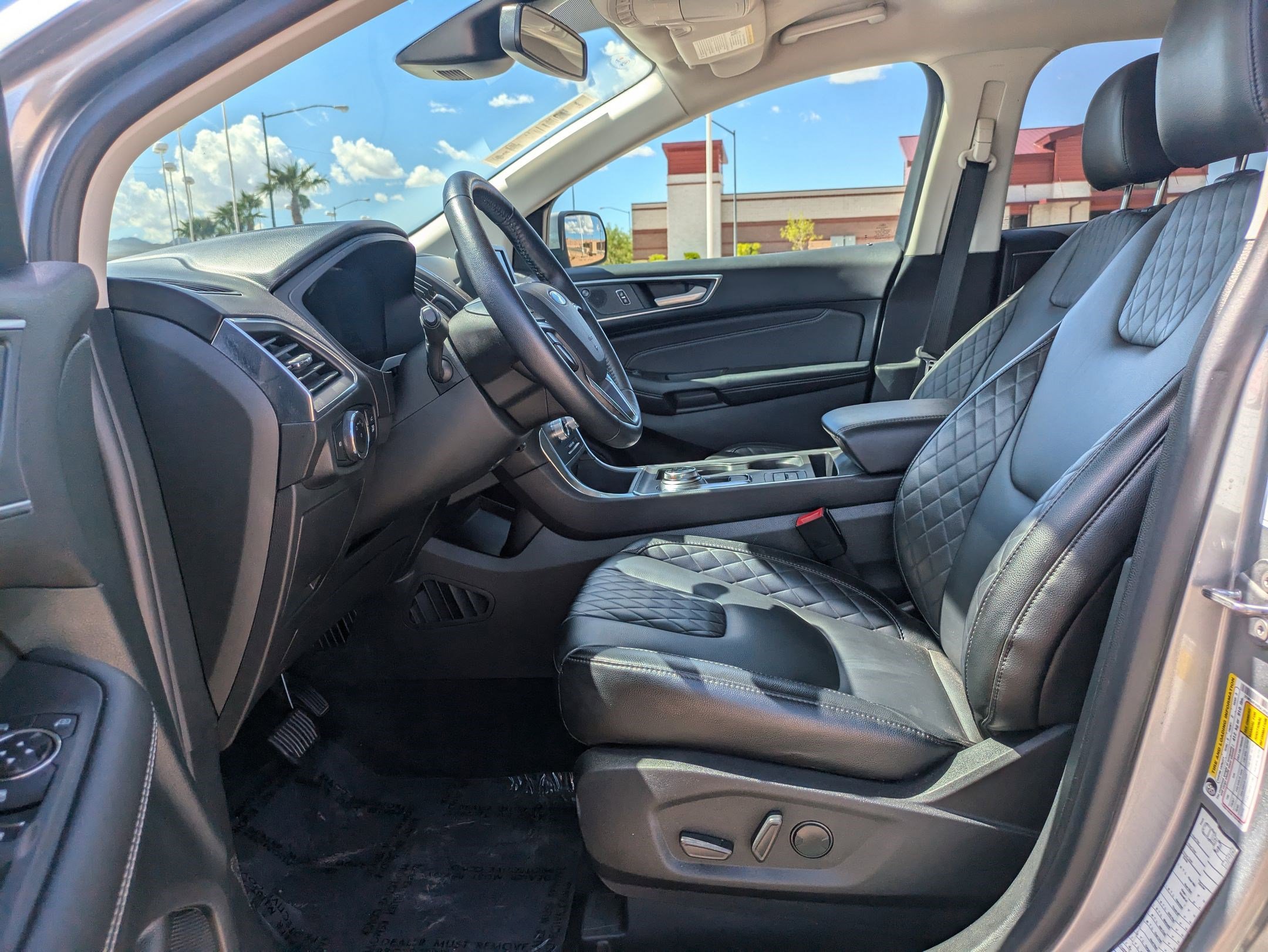 2024 Ford Edge Titanium photo 14