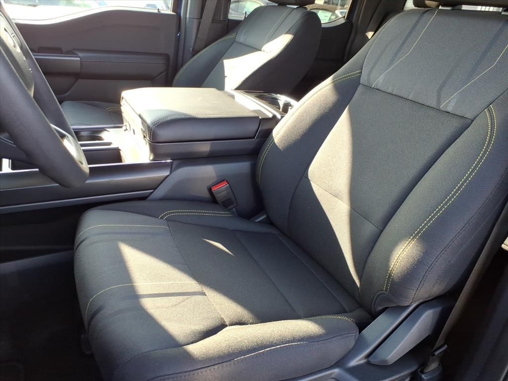 2025 FORD F-150 - Image 32