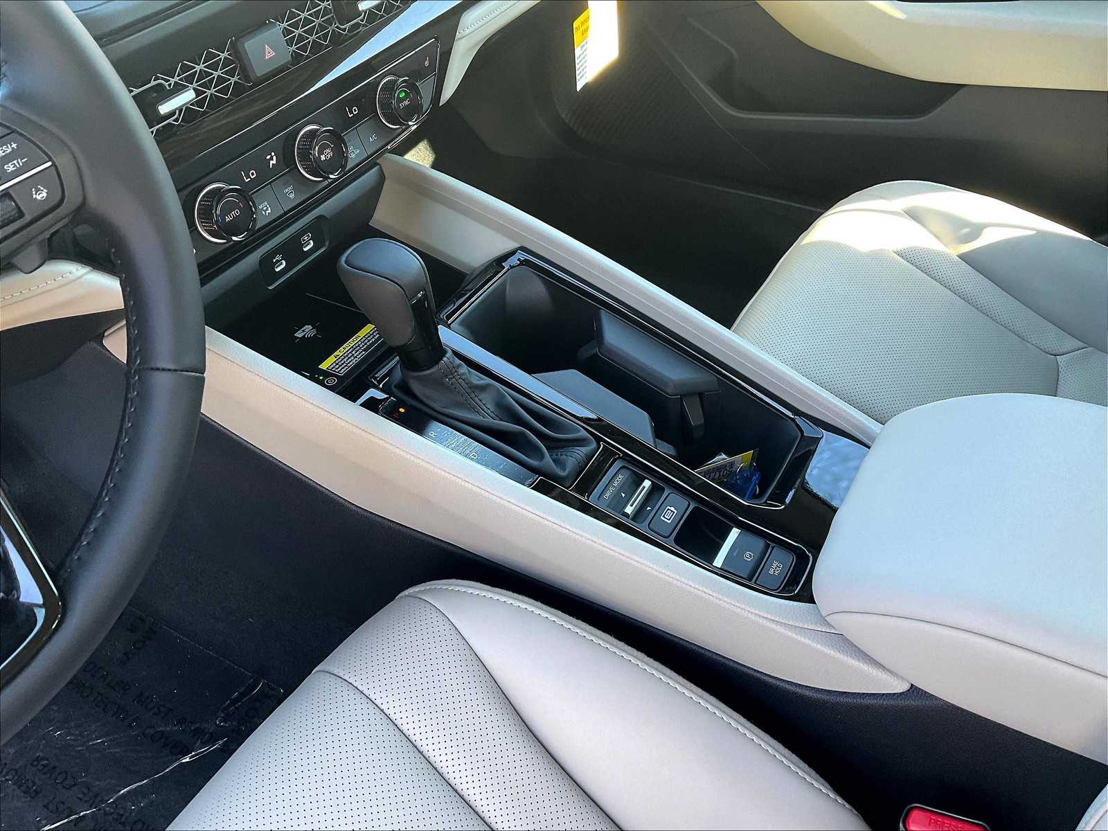 2025 Honda Accord Hybrid EX-L photo 13