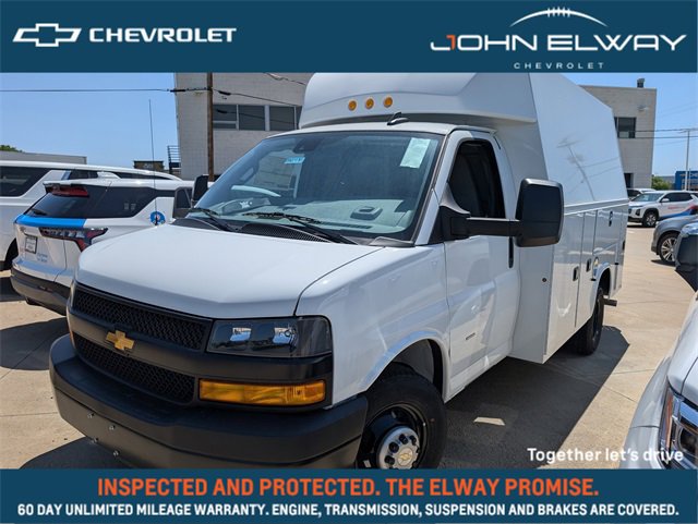 2024 Chevrolet Express Cutaway Base's photo