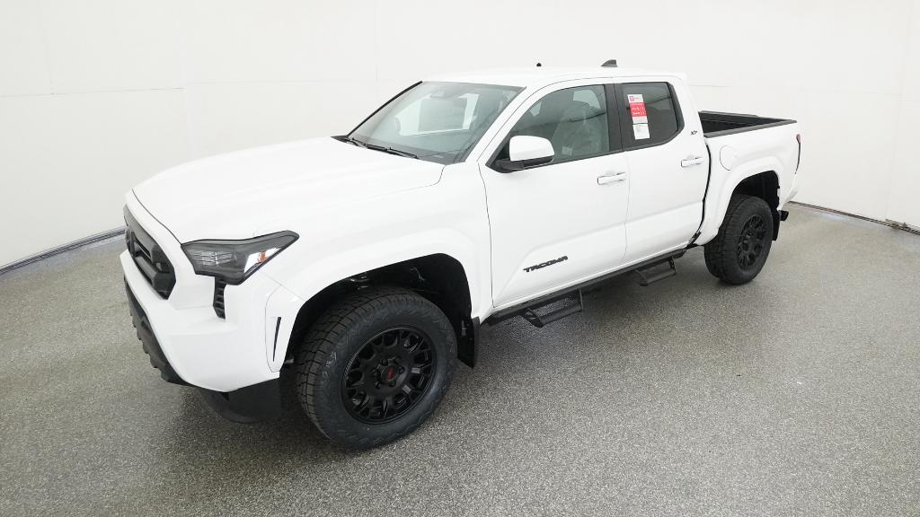 2025 Toyota Tacoma SR5's photo