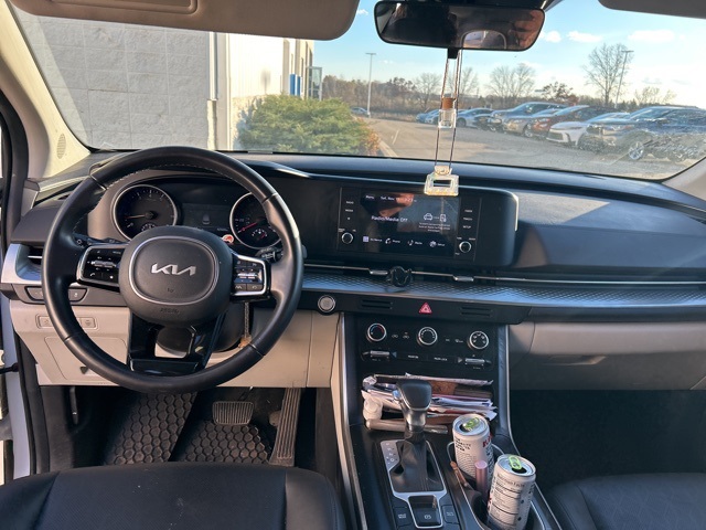 2024 Kia Carnival LX photo 4