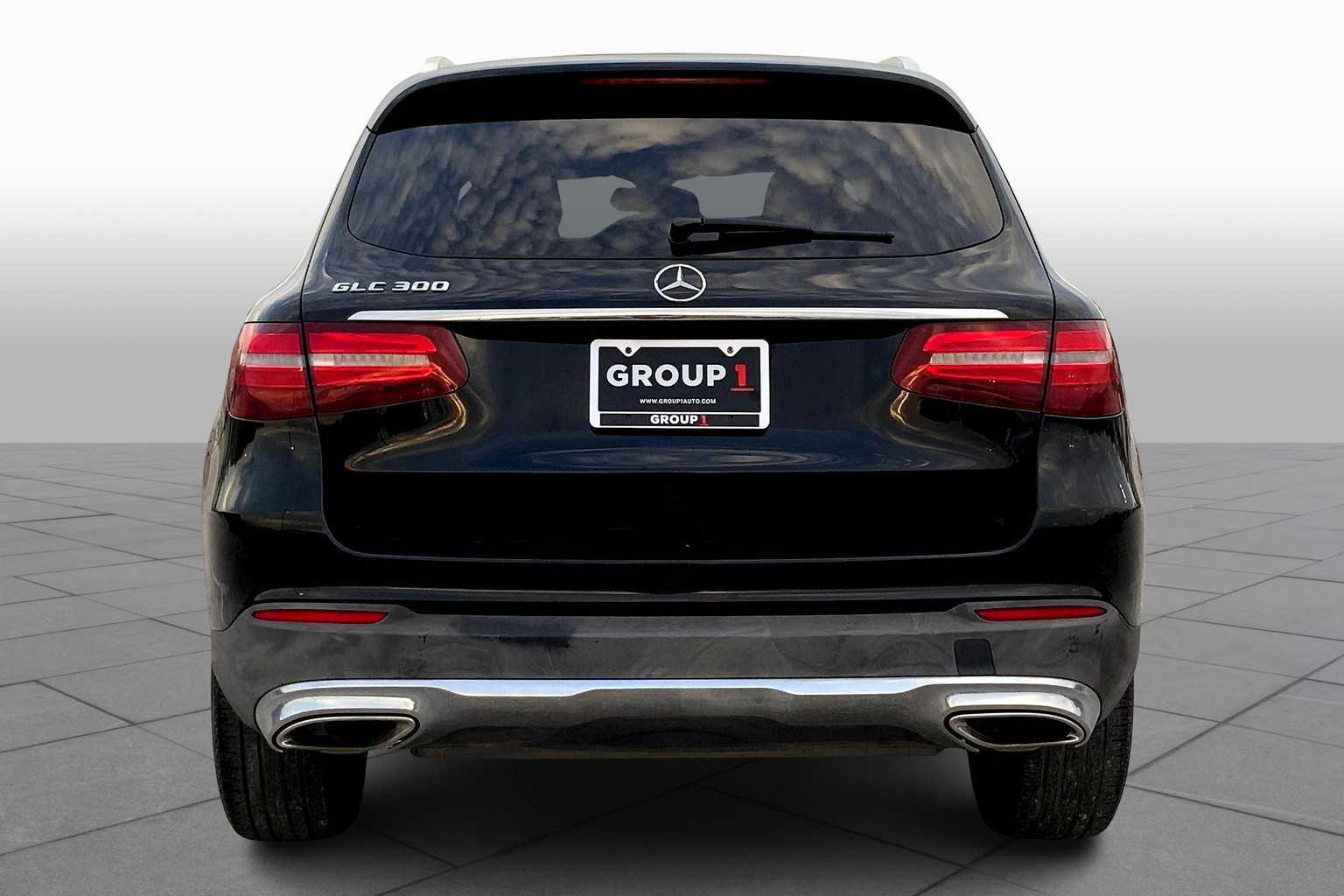 2018 Mercedes Benz GLC 300 photo 3