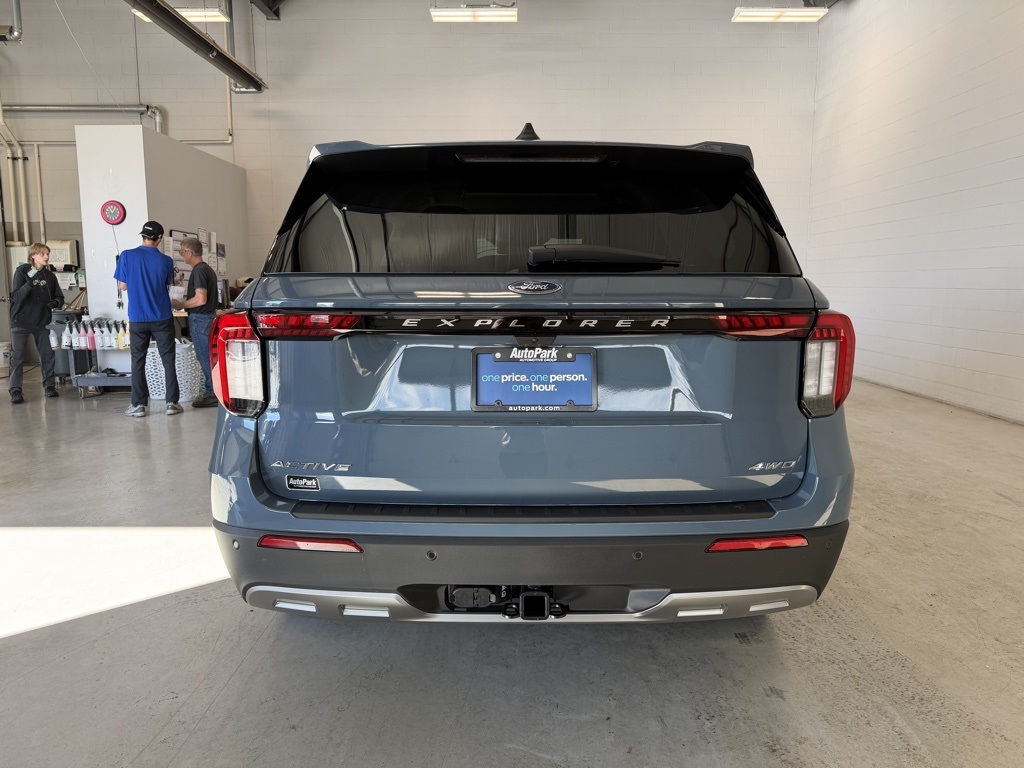 2026 Ford Explorer photo 4