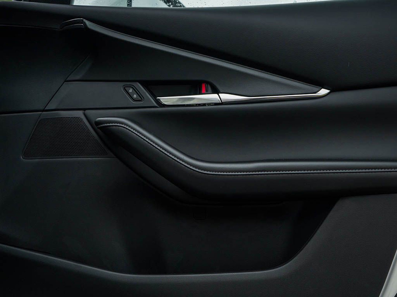 2025 Mazda CX-30 2.5 S Preferred photo 7
