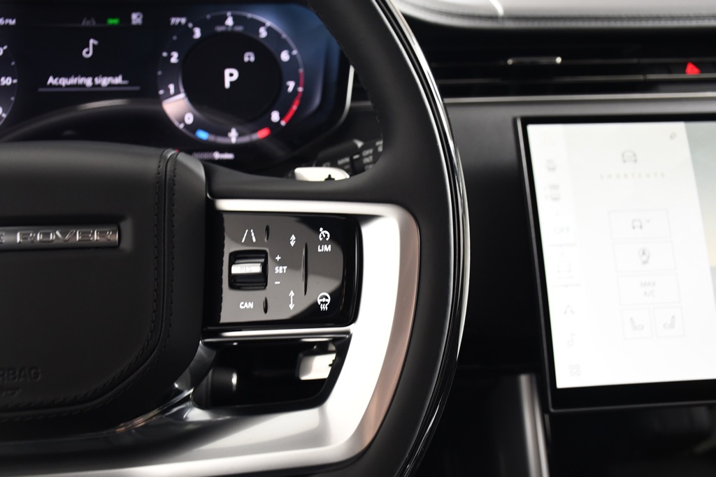 2025 Land Rover Range Rover SE photo 28