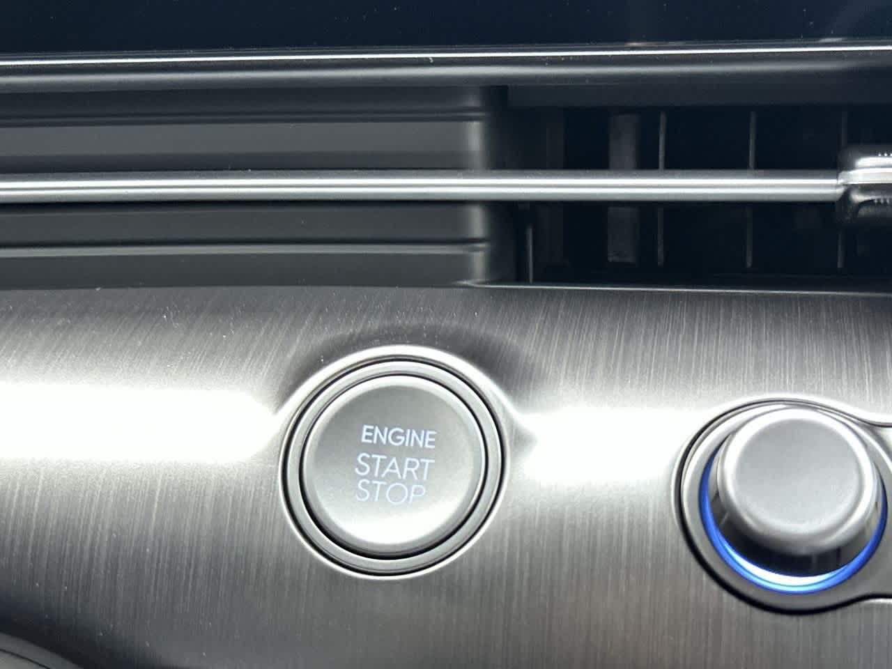 2026 Hyundai Kona SEL photo 15