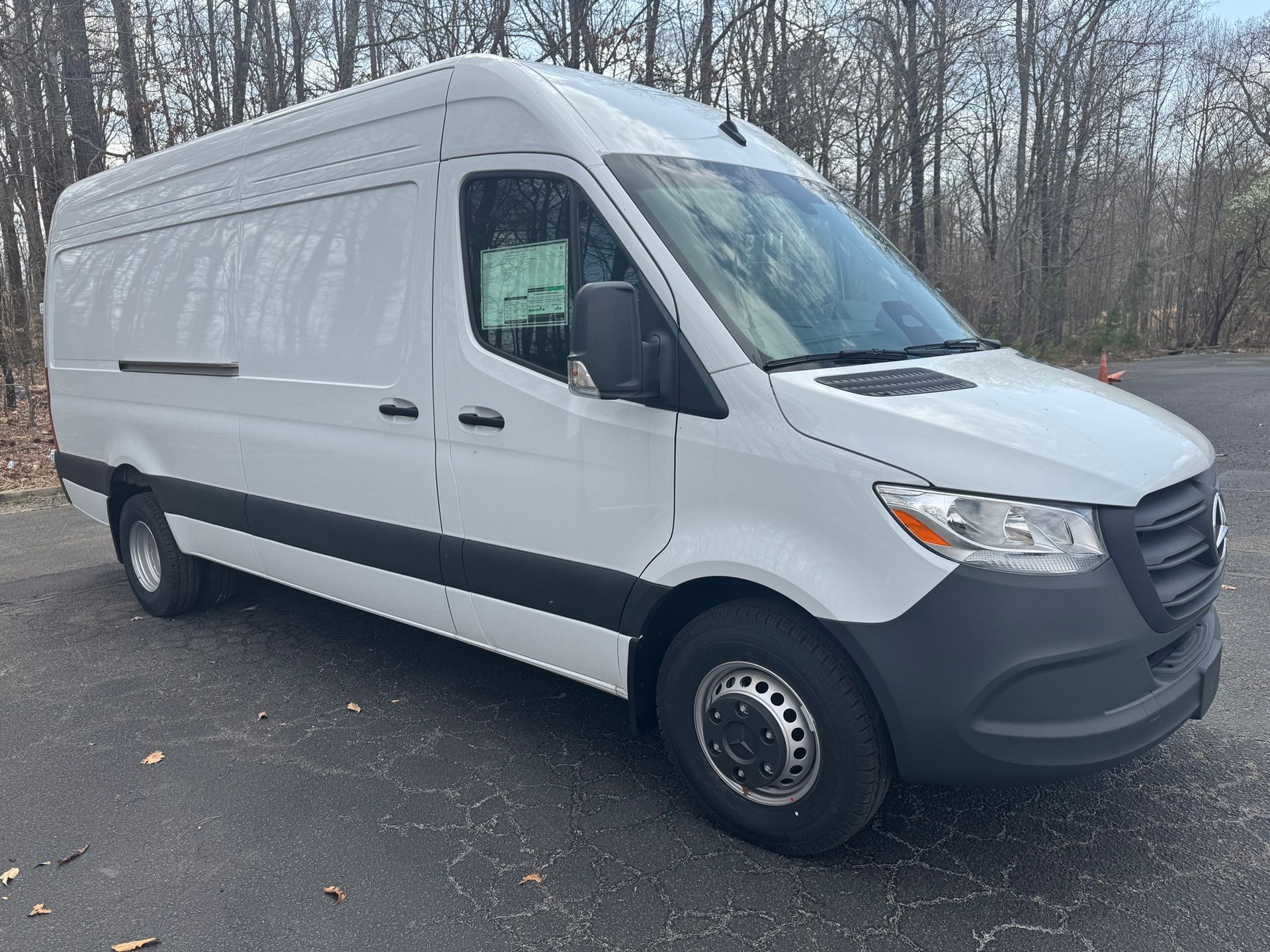 2025 Mercedes-Benz Sprinter Cargo Van Base's photo