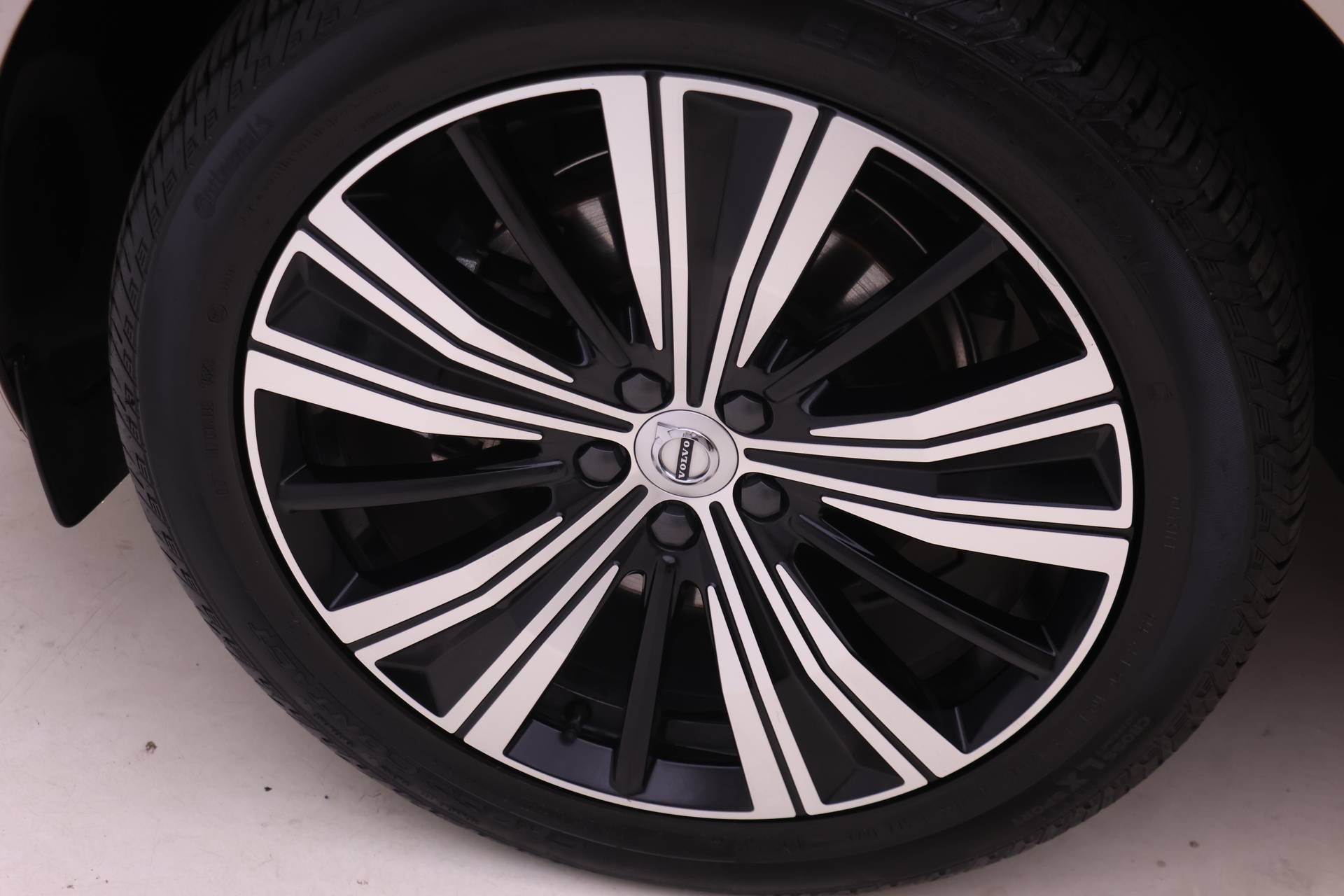 2023 Volvo XC60 B5 Plus photo 18