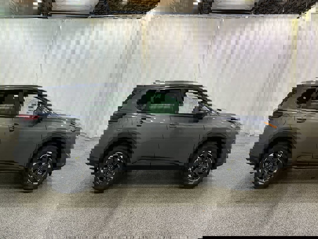 2026 Nissan Rogue SV photo 2