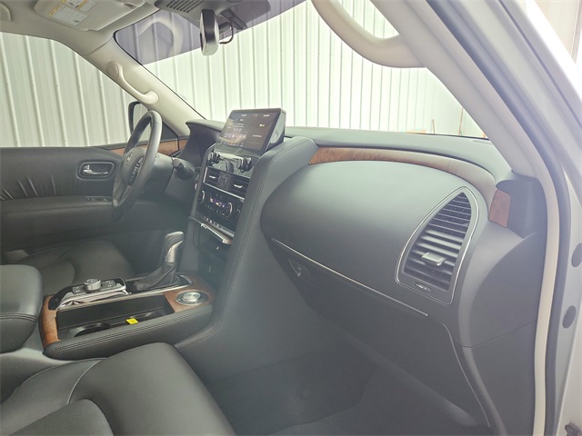 2023 Nissan Armada SL photo 32