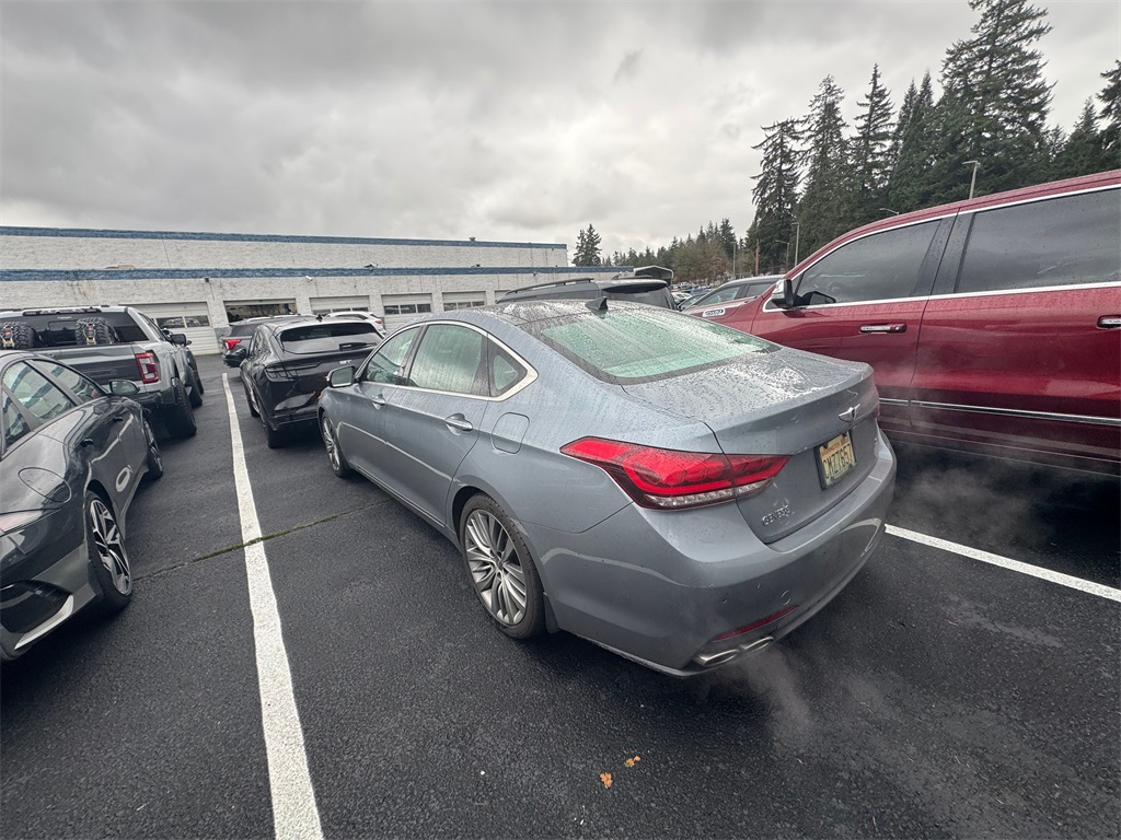 2015 Hyundai Genesis 5.0 photo 2