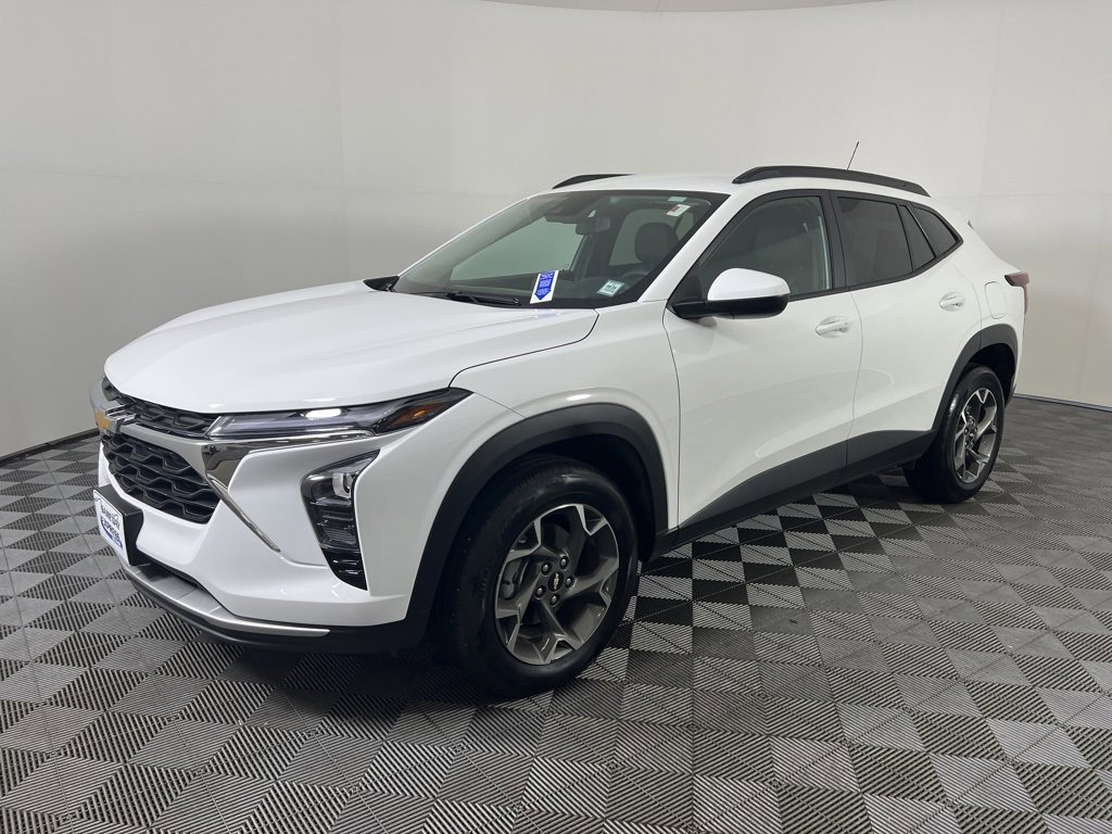 2025 Chevrolet Trax LT photo 25
