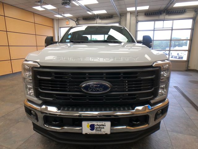 2023 Ford F-350 XL photo 3