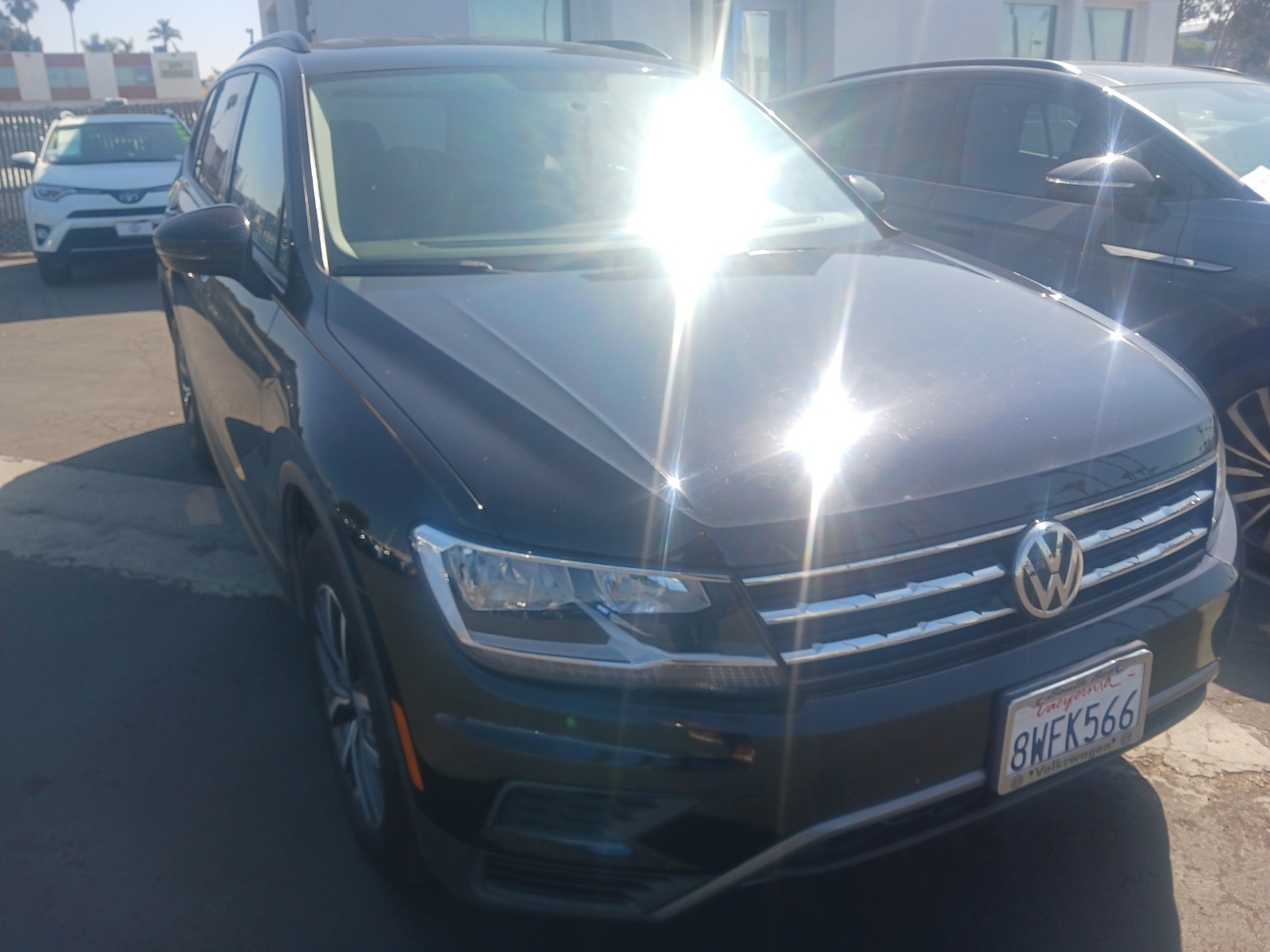 2021 Volkswagen Tiguan S photo 2