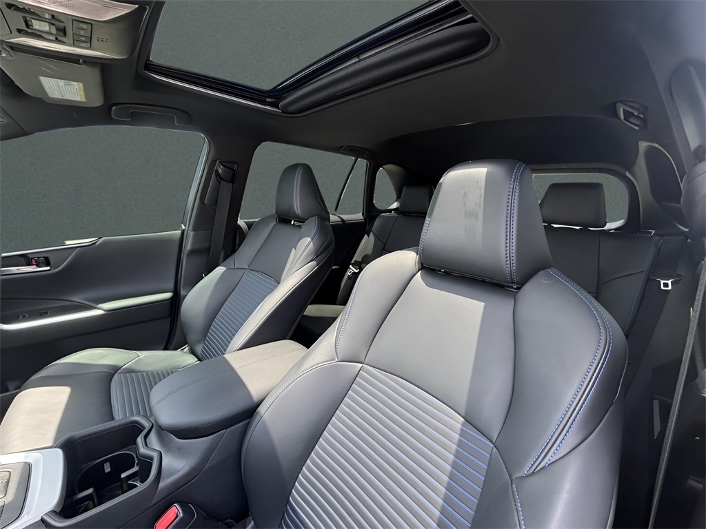 2022 Toyota RAV4 Hybrid XSE photo 11