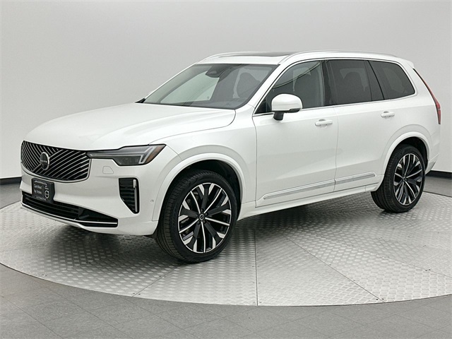 2025 Volvo XC90 Plus's photo