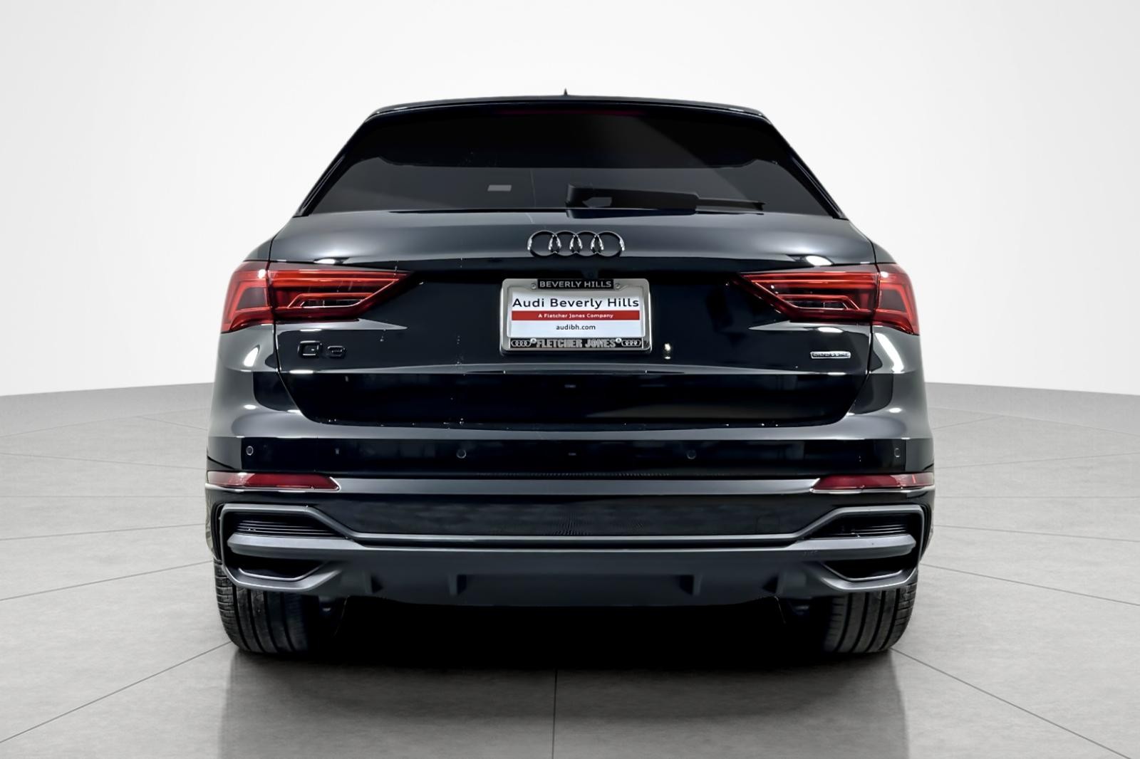 2025 Audi Q3 S line Premium 45 TFSI photo 4