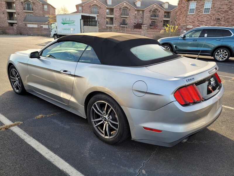 2017 Ford Mustang EcoBoost Premium photo 3