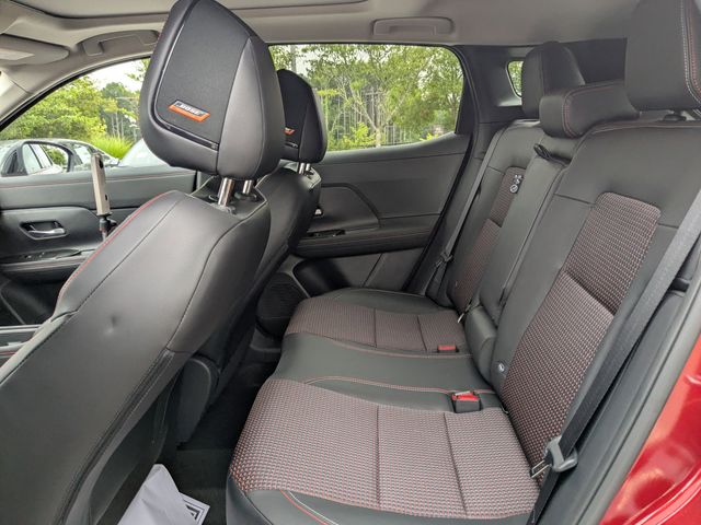 2025 Nissan Kicks SR photo 12