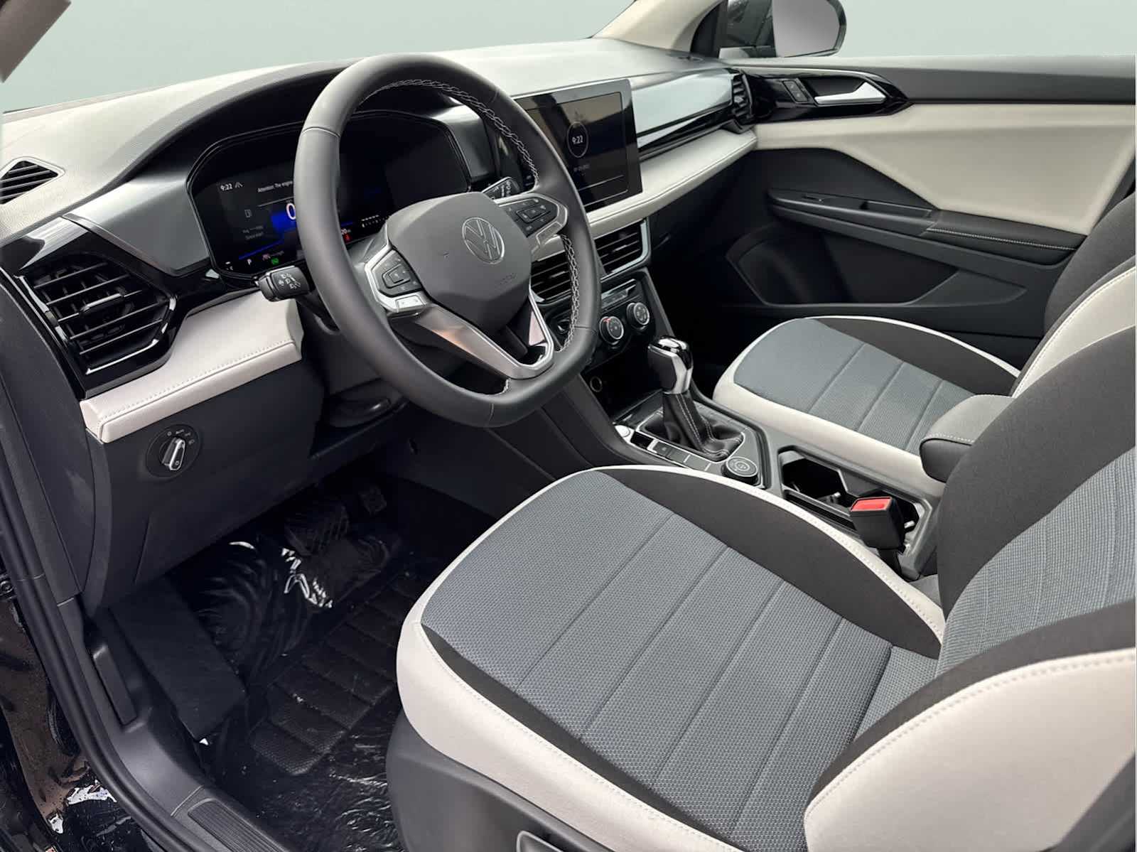 2025 Volkswagen Taos S photo 8