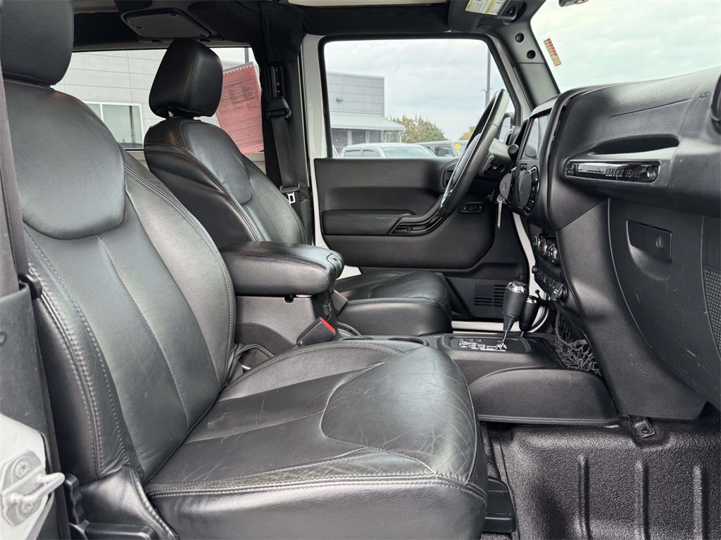 2015 Jeep Wrangler Sahara Altitude photo 13