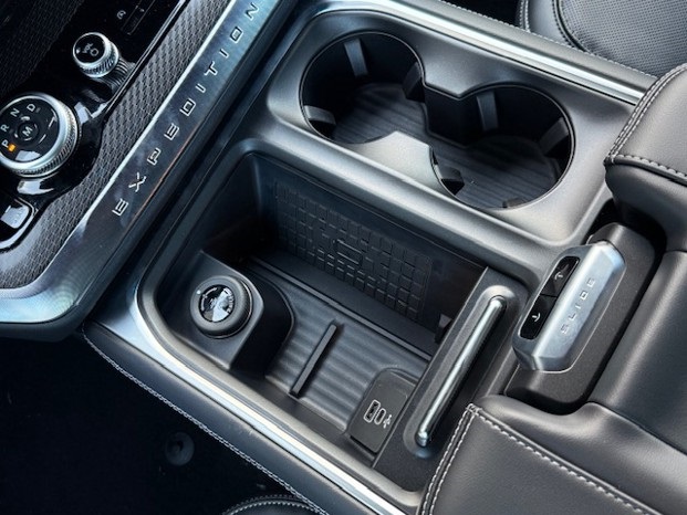 2025 Ford Expedition Platinum MAX photo 26