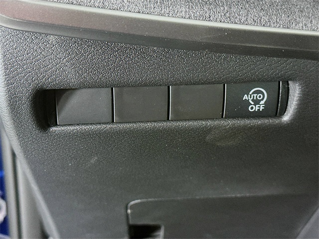 2026 Nissan Kicks SV photo 11