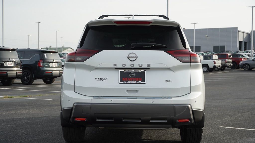2024 Nissan Rogue SL photo 2