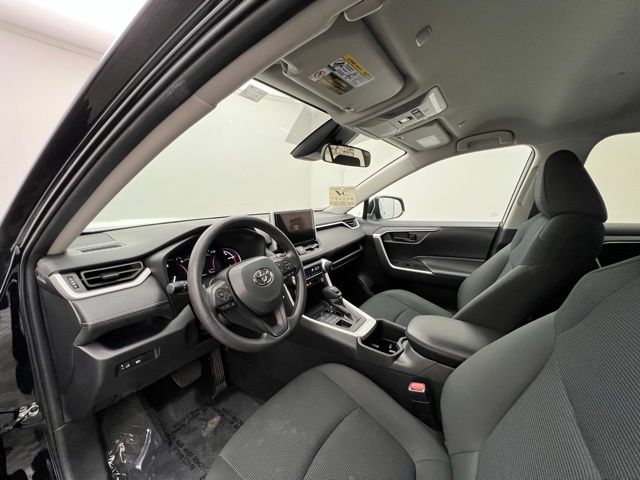 2024 Toyota RAV4 LE photo 4