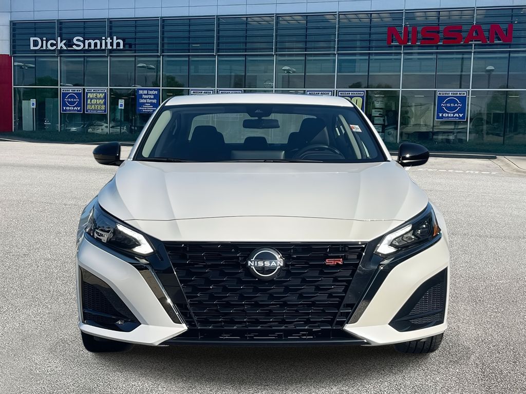 2024 Nissan Altima 2.5 SR photo 2