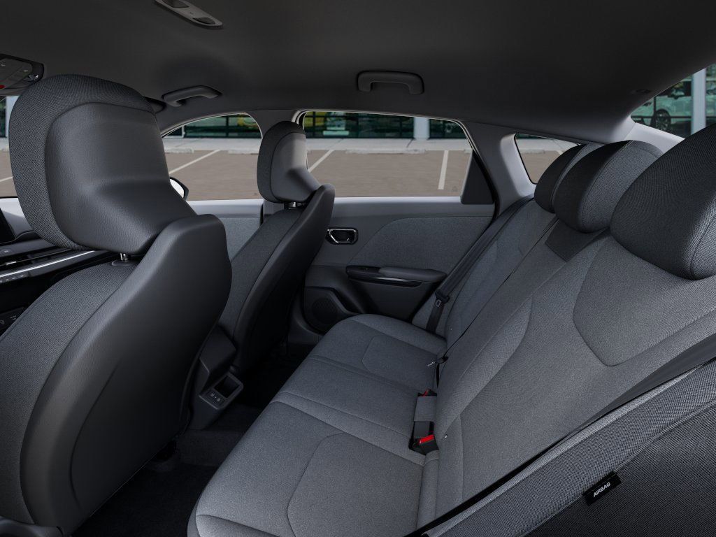 2025 Kia K4 LX photo 18