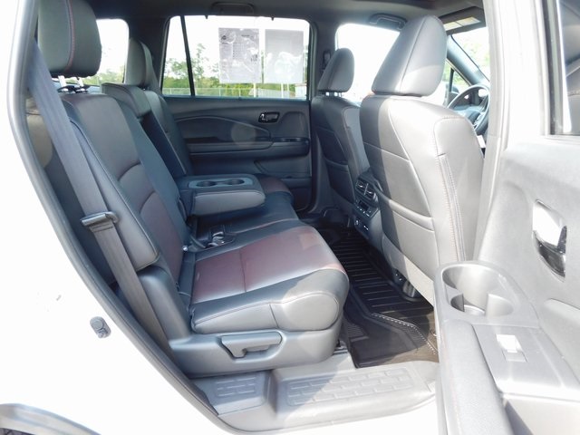 2025 Honda Passport Black Edition photo 22