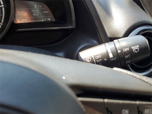 2020 Toyota Yaris LE photo 16