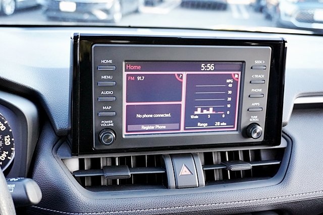 2022 Toyota RAV4 LE photo 24