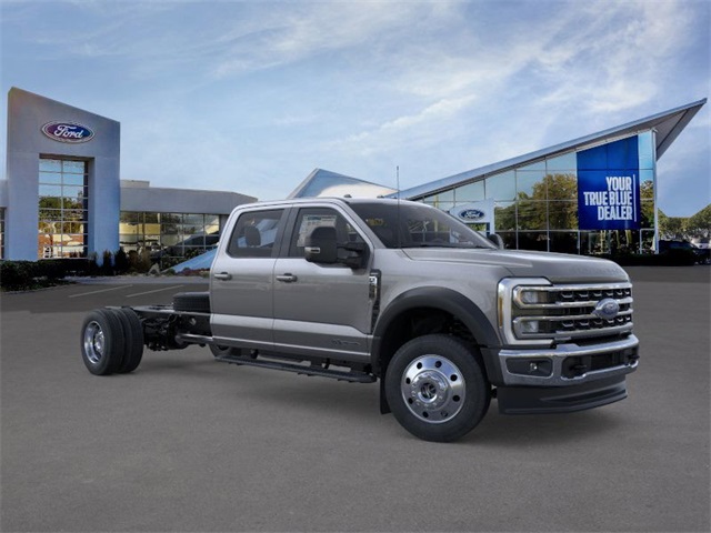 2025 Ford F-550 Lariat photo 6