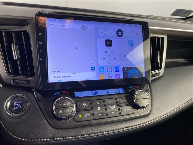 2018 Toyota RAV4 XLE photo 16