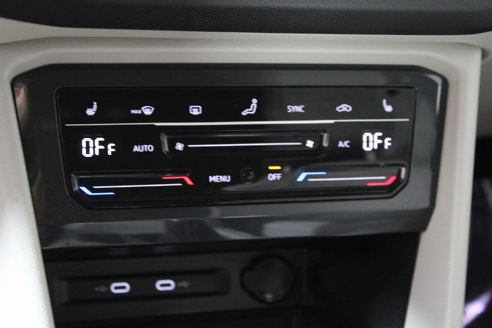 2023 Volkswagen Tiguan SE photo 6
