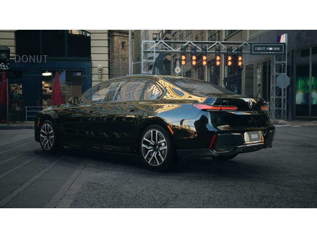 405-131 BMW特注 1/43 BMW 7 Series ブラック New 2025 BMW 7 Series 760i xDrive 4dr Car in New York