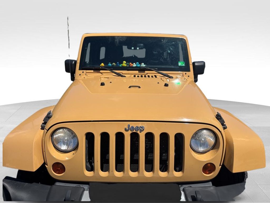 2013 Jeep Wrangler Unlimited Sahara photo 4