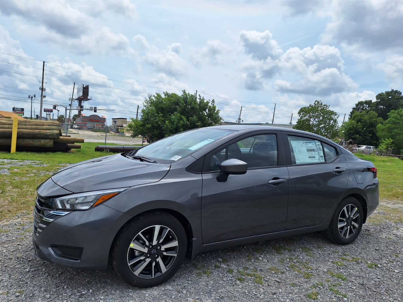 2025 Nissan Versa SV photo 9