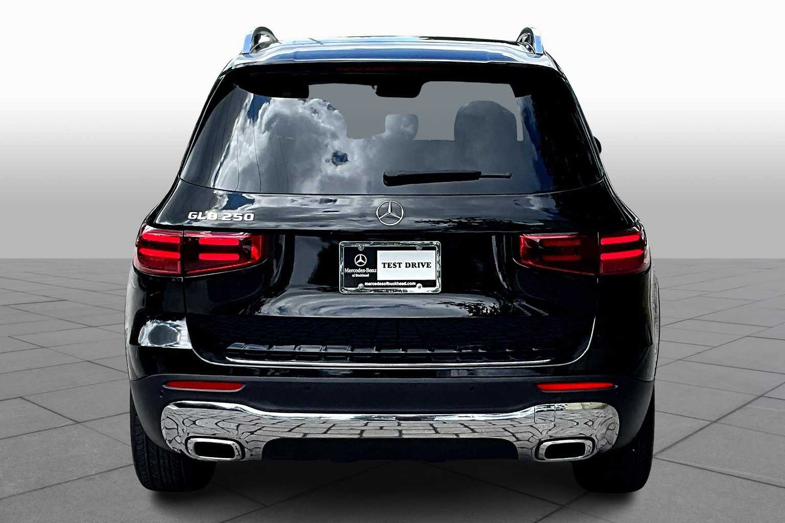 2024 Mercedes Benz GLB 250 photo 4