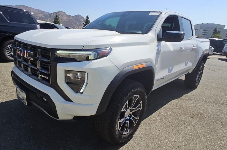 2024 GMC Canyon AT4's photo