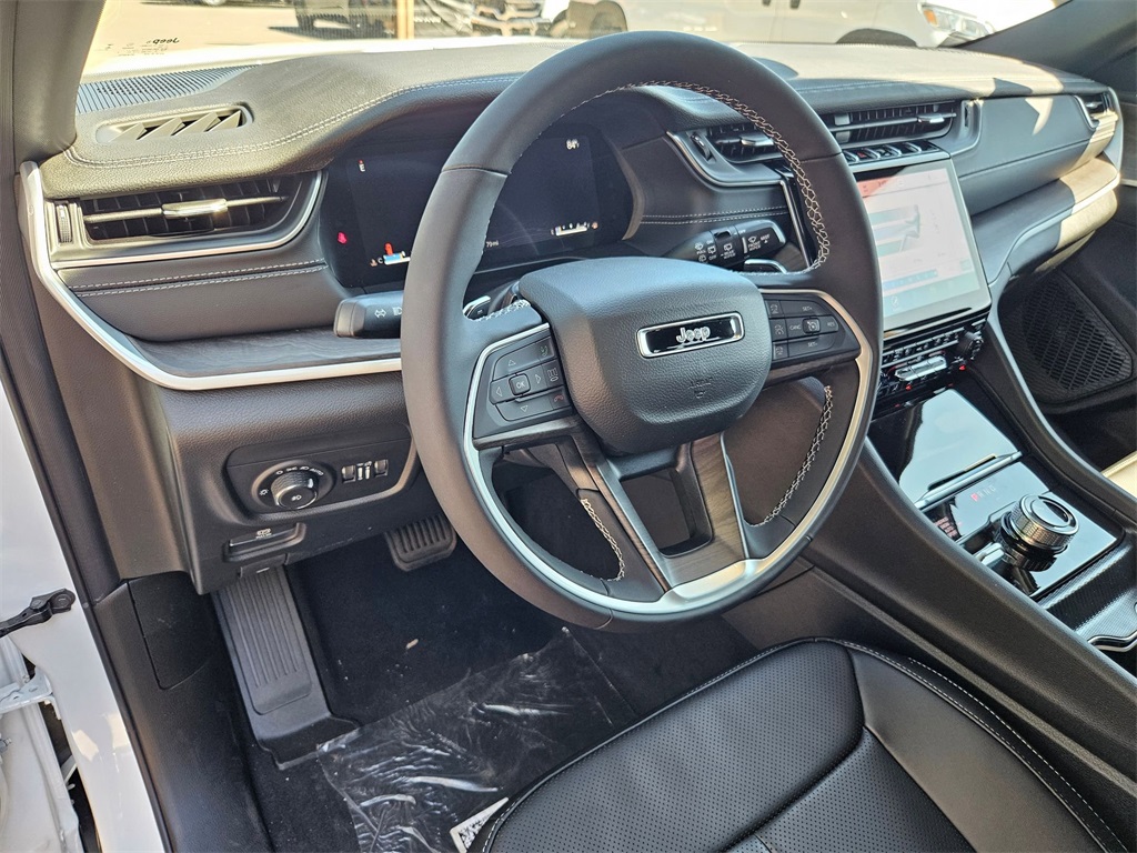2025 Jeep Grand Cherokee Limited photo 11