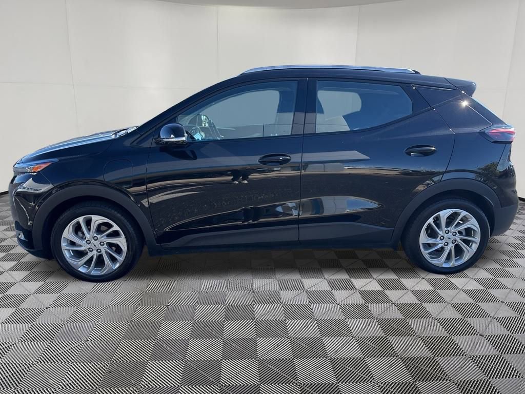 Used 2022 Chevrolet Bolt EUV LT with VIN 1G1FY6S00N4135300 for sale in Sidney, OH