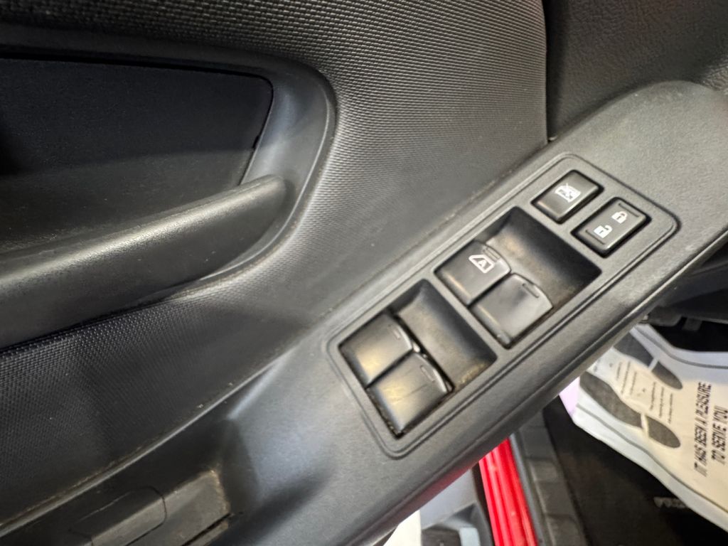2022 Nissan Frontier S photo 12